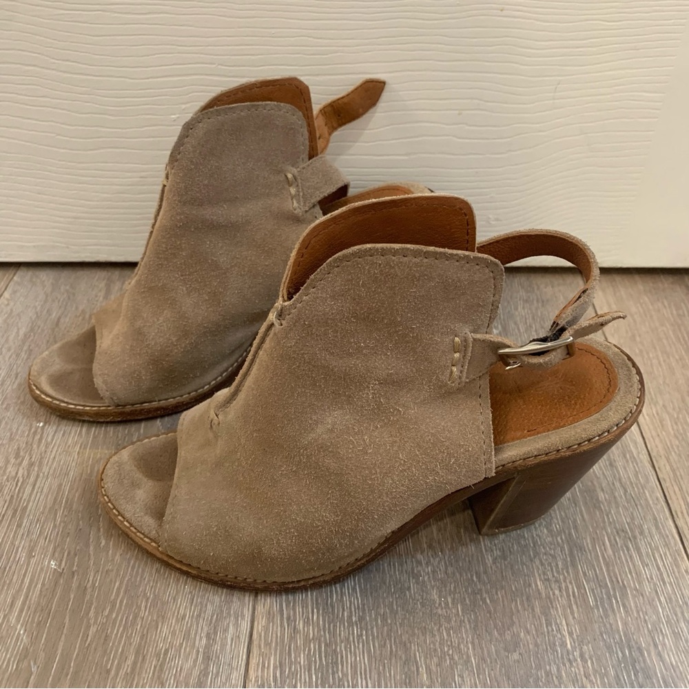 Frye Courtney Ash Open Toe Ankle Strap Heels Sz 7B